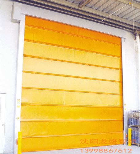 建材、砂石、饲料加工厂防尘防扬尘出入口快速堆积门选型指南(图1)